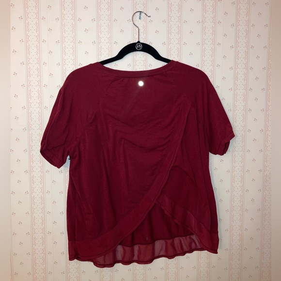 Stylist workout tops in wine red! Multiple sizes available in medium and large. - Picture 1 of 6
